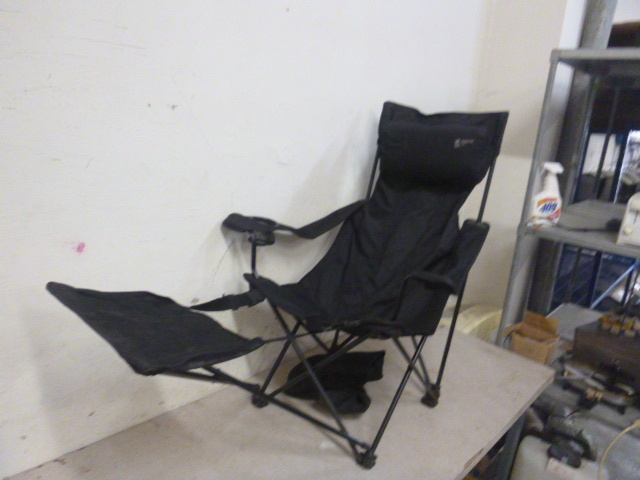 lot 129 image: Outdoor Folding Chair