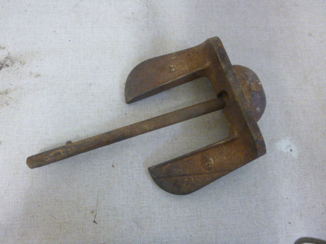 lot 165 image: Anchor