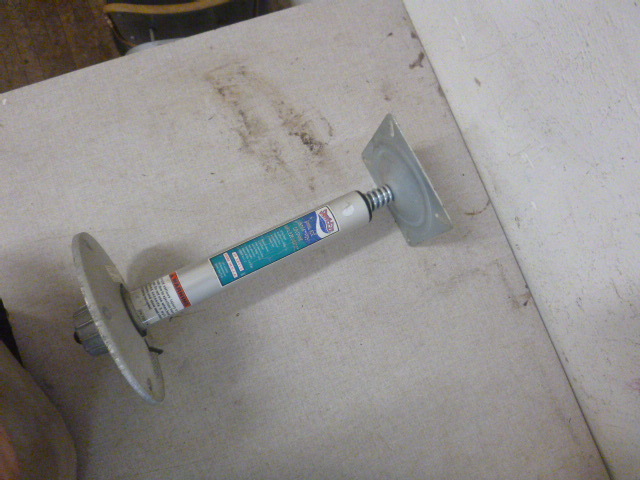 lot 167 image: Swivl-Eze Wedge Post