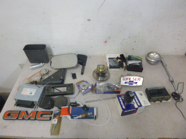 lot 187 image: Miscellaneous Auto Parts