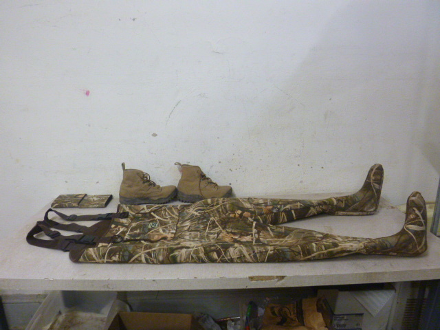 lot 199 image: Gander Mountain Chest Waders