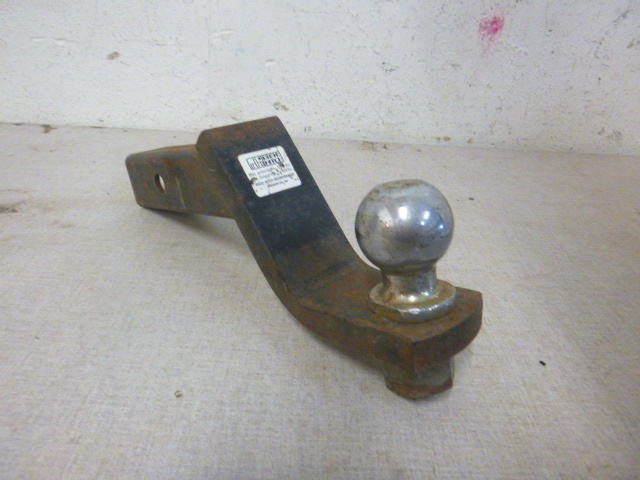 lot 200 image: 2 Receiver Hitch