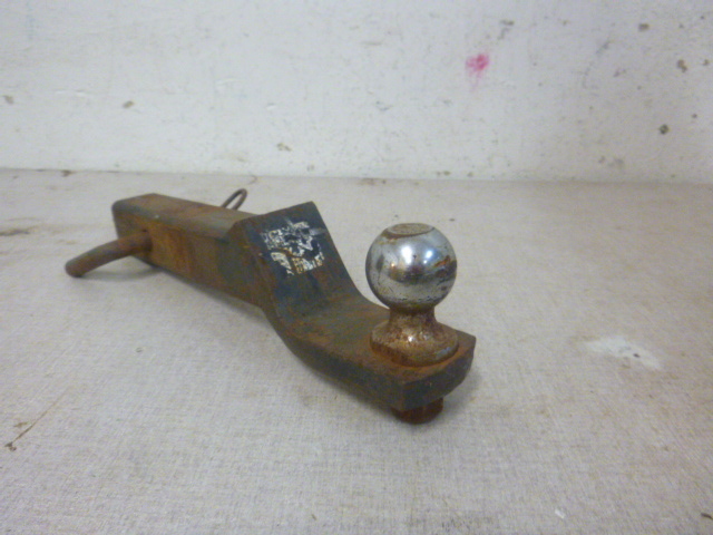 lot 201 image: 2 Receiver Hitch