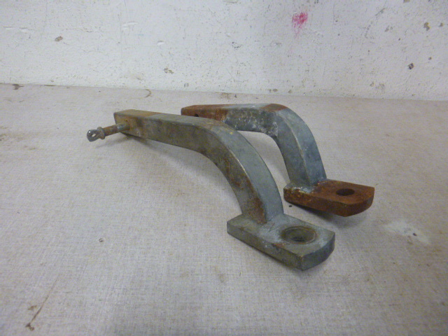 lot 202 image: 2 Receiver Hitches