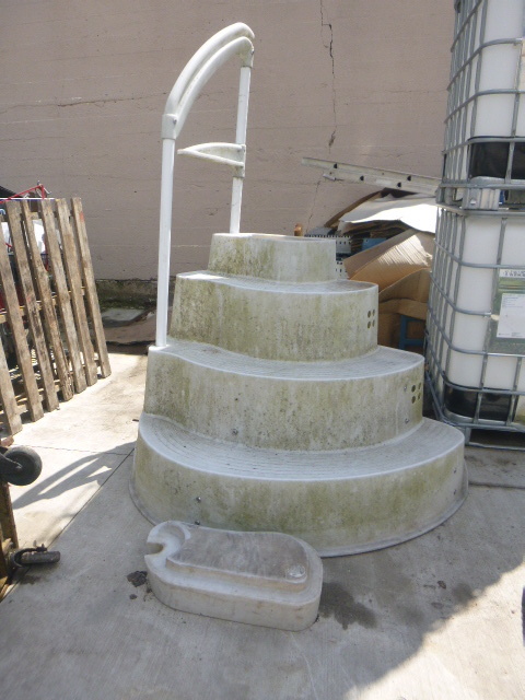lot 227 image: Pool Steps