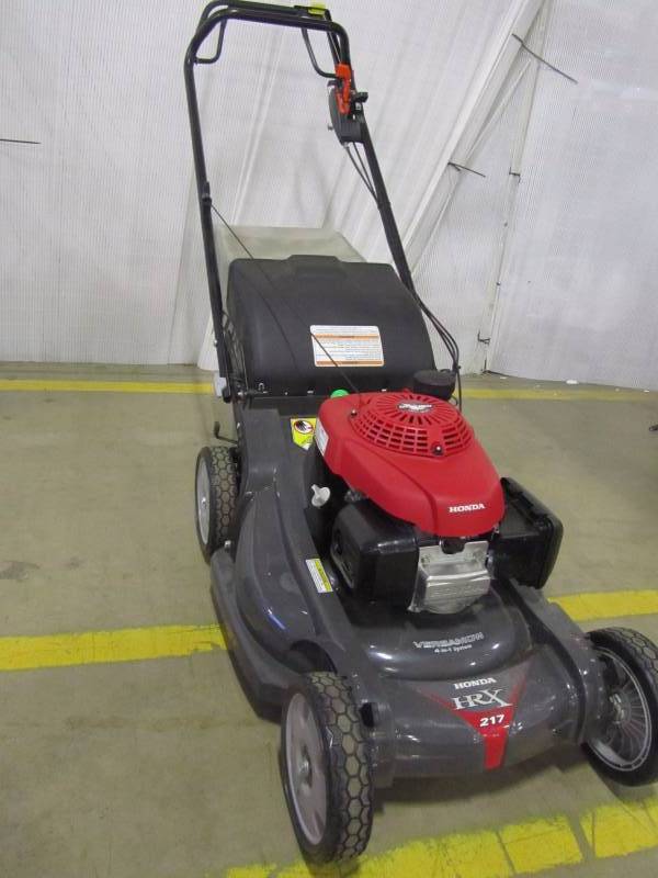 lot 2 image: Honda GCV190 21 in. Variable Speed Walk Behind Gas Self Propelled Mower