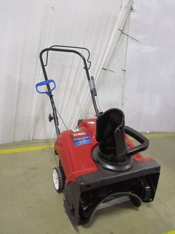 lot 23 image: Toro Power Clear 518 ZR 18 in. Single-Stage Gas Snow Blower