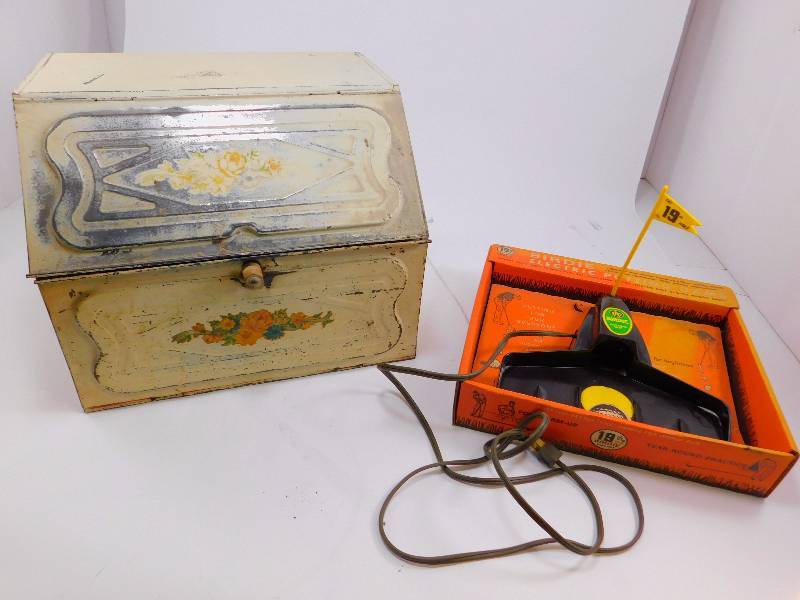 Vintage Putting Game and Bread Box