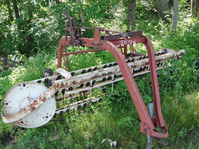 INTERNATIONAL SIDE RAKE