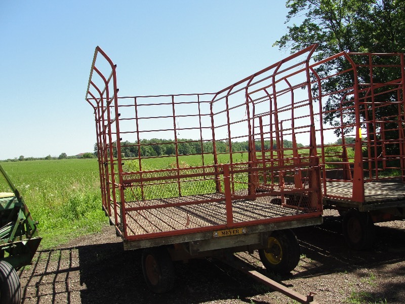 MEYER BALE RACK W 10 TON RUNNING GEAR