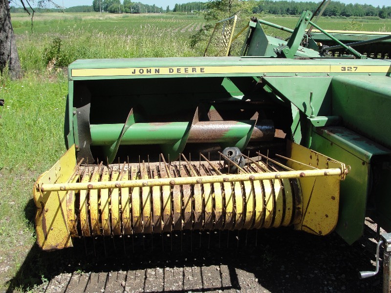 327 JOHN DEERE INJECTOR BALER