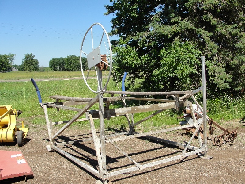 ALUMINUM BOAT LIFT