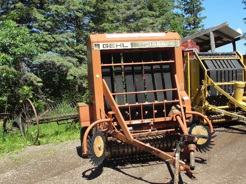 GEHL ROUND BALER 1860 TDC