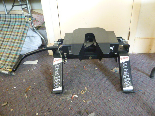 lot 2 image: Valley Pull Maxx 5th Wheel Hitch