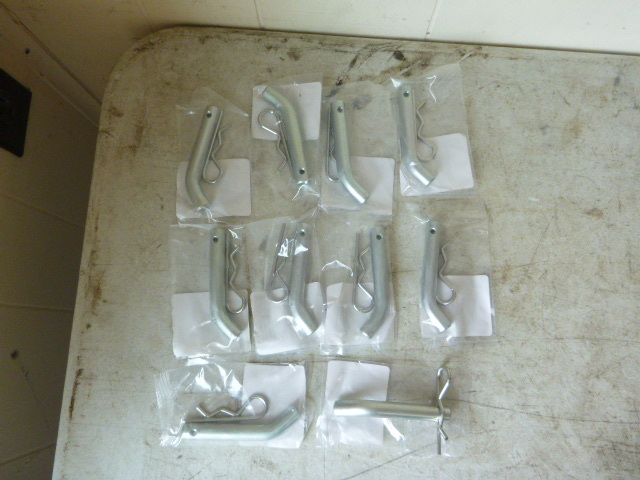 lot 19 image: 10 Valley Hitch Pins