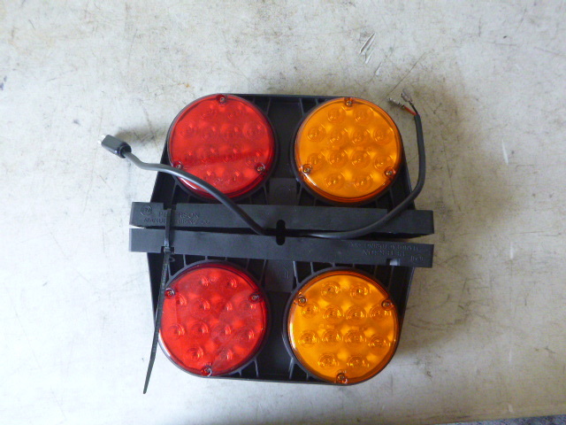 lot 33 image: Safety Travel Lights