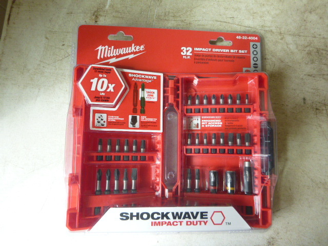 lot 48 image: Milwaukee Shockwave Impact Duty Driver Bit Set