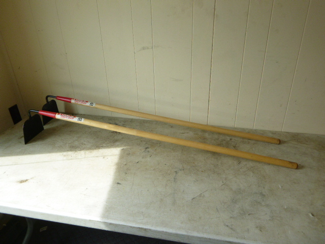 lot 80 image: 2 Work Force Garden Hoes