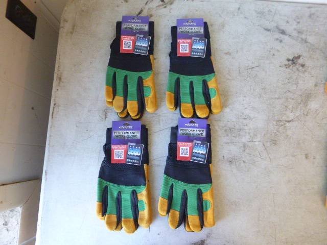 lot 119 image: 4 Pair of AMG Work Gloves