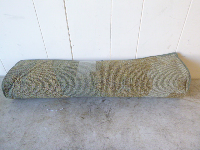 lot 128 image: Town & Country Hall Rug