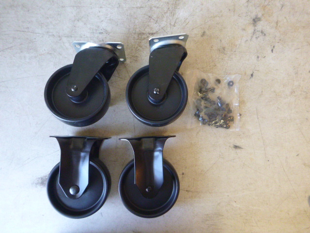 lot 136 image: 4 Casters