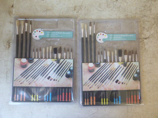 lot 156 image: 2 Packs of Assorted Artist Brushes