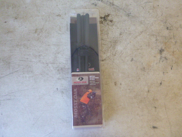lot 158 image: Mossy Oak Bipod Shootig Stick