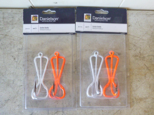 lot 176 image: 2 Packs of Danielson Sucker Hooks