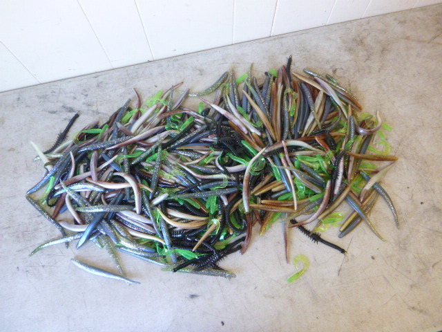 lot 188 image: Miscellaneous Plastic Worms