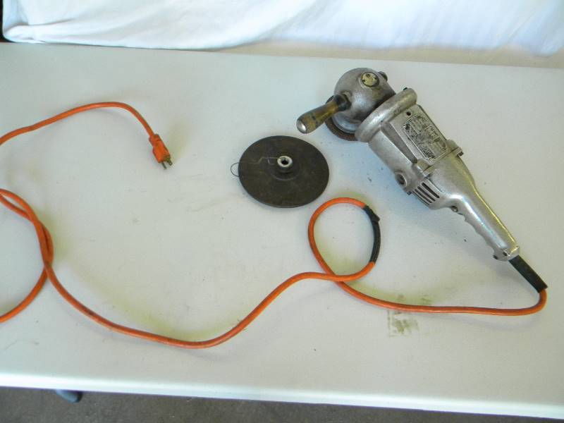 lot 23 image: Angle Grinder