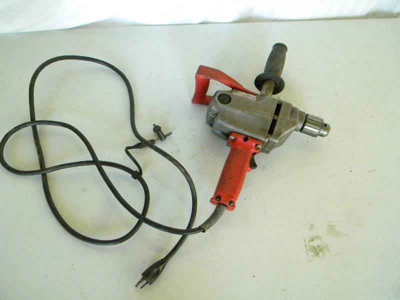 lot 22 image: Milwaukee Drill