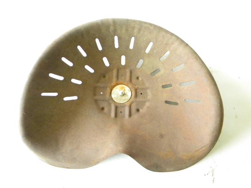 lot 48 image: Vintage Metal Tractor Seat
