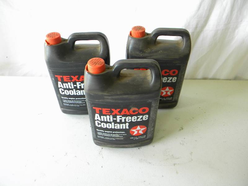 lot 60 image: Antifreeze Coolant Lot