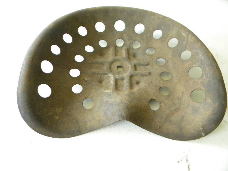 lot 91 image: Vintage Tractor Seat