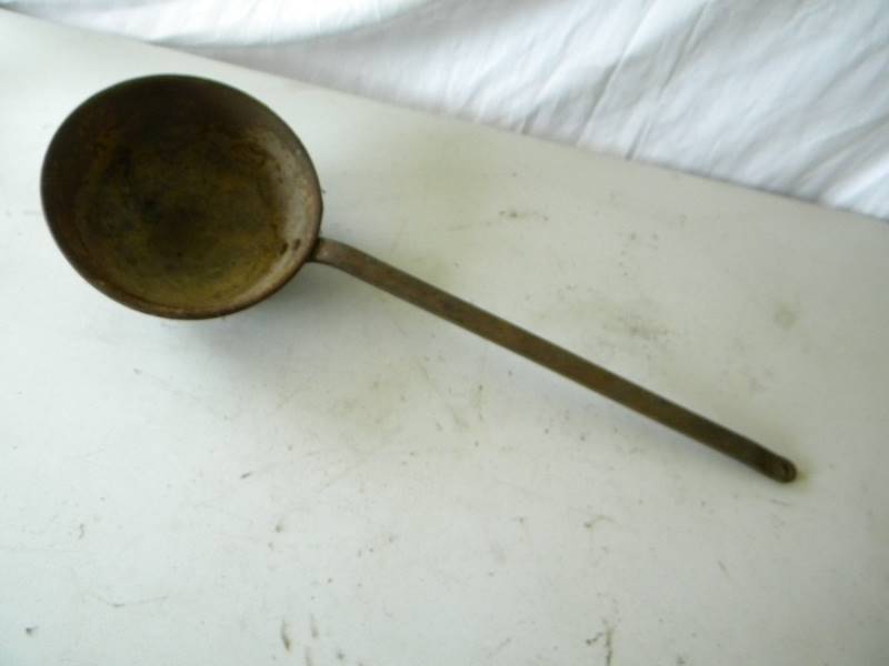lot 98 image: Vintage Smelting Ladle
