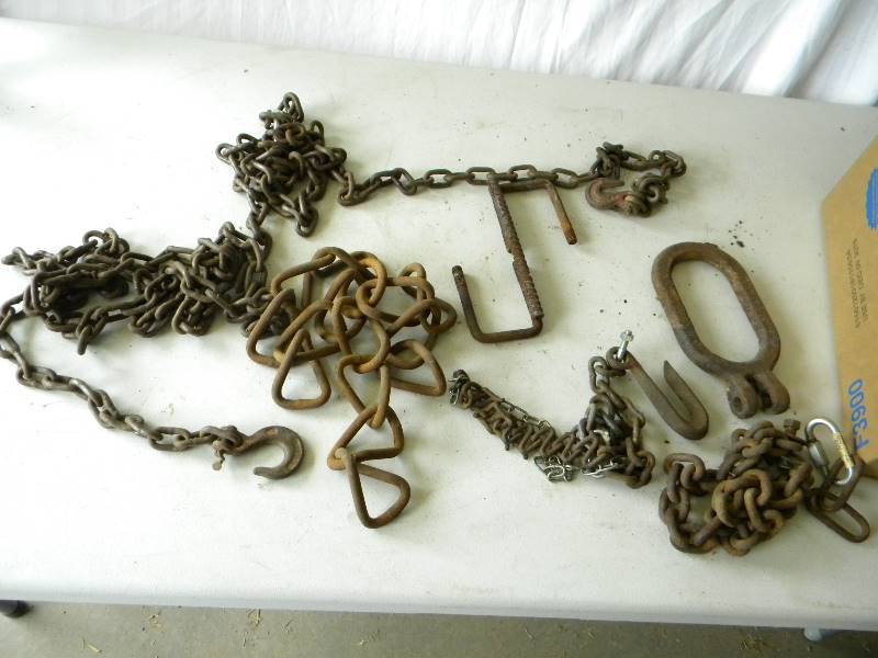 lot 118 image: Chains and Hooks