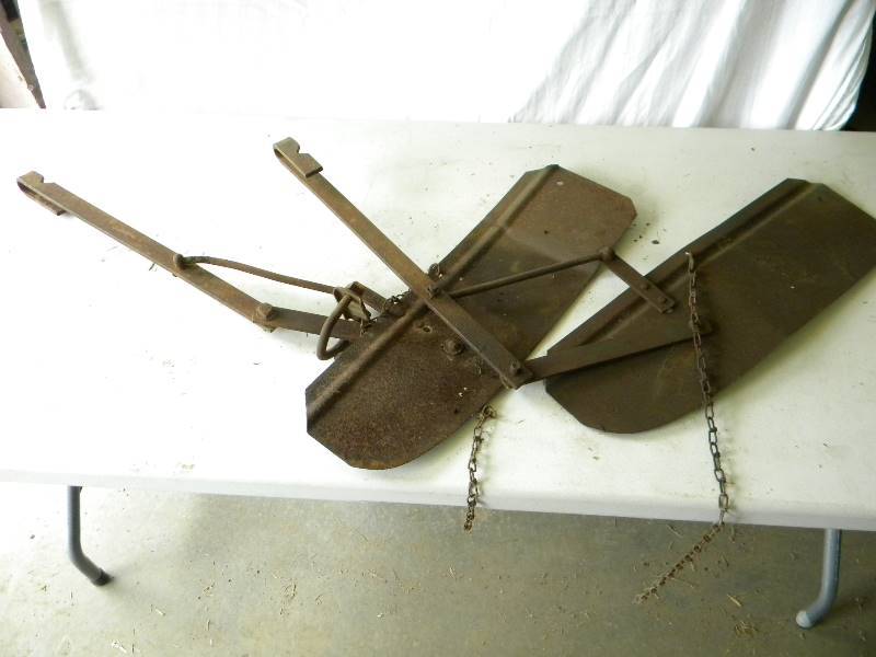 lot 121 image: Metal Project Pieces