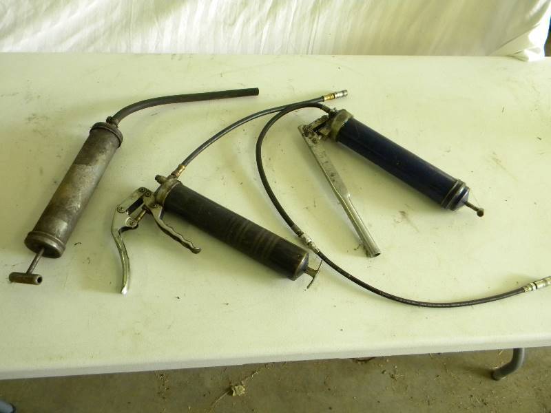 lot 126 image: Grease Gun Lot