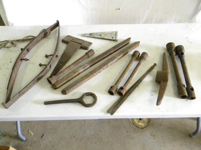 lot 162 image: Cool Vintage Tools and Parts