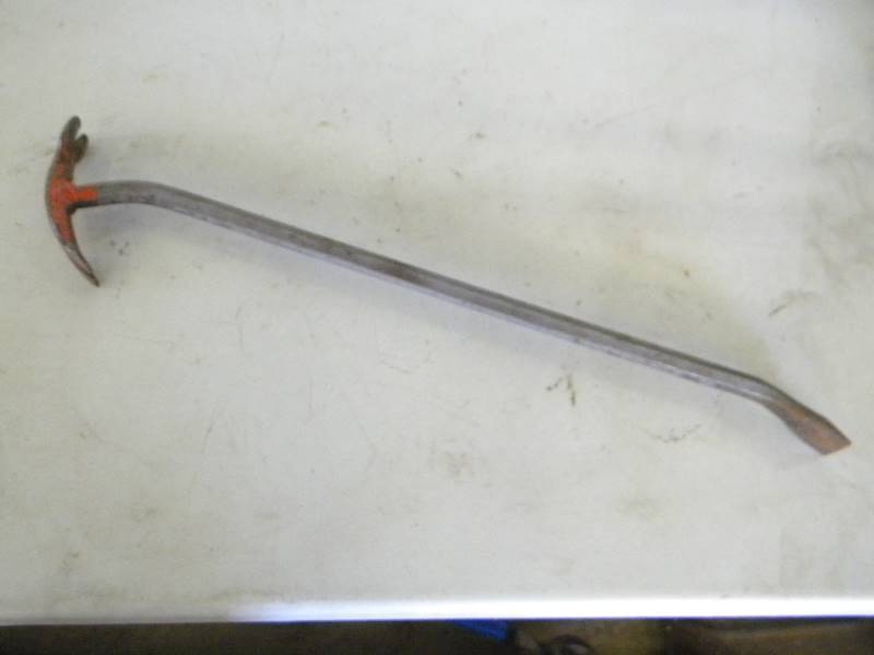 lot 242 image: Pry Bar