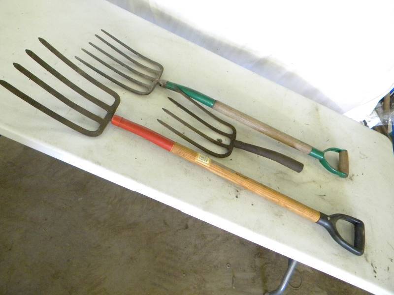 lot 249 image: Pitchfork Lot