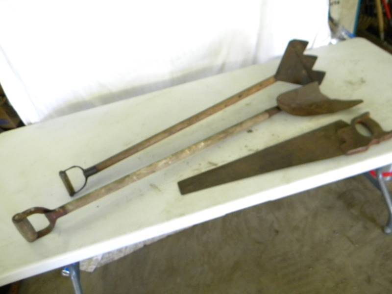 lot 250 image: Vintage Farm Tools Lot