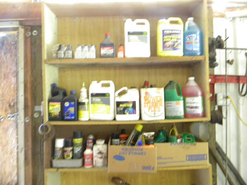 lot 264 image: Automotive Fluids Lot