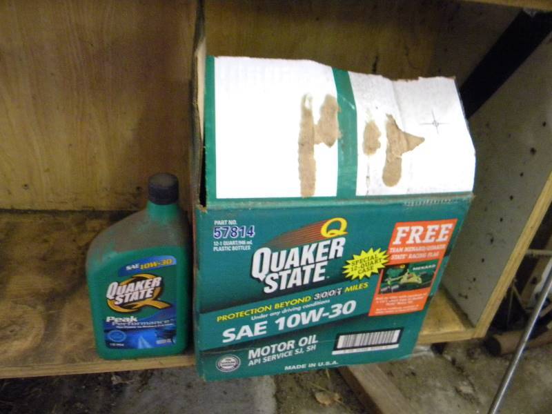 lot 265 image: SAE 10W-30 Motor Oil Lot