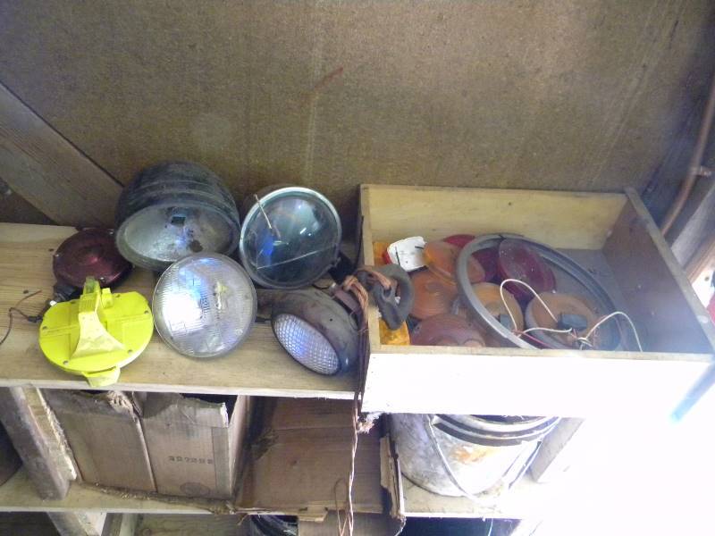lot 268 image: Vintage Lights and Reflectors Lot