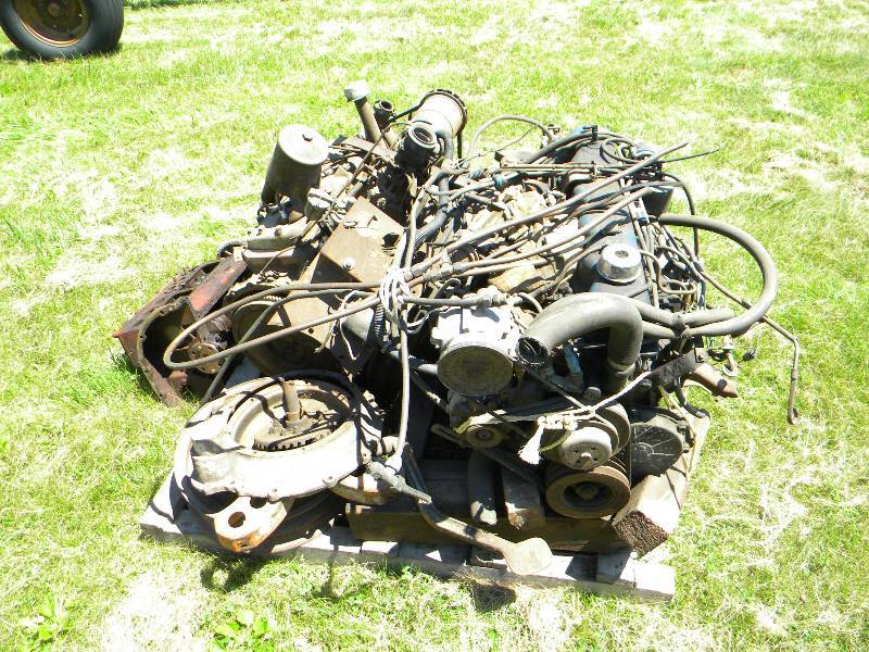 lot 284 image: 3 Motors and a Pallet