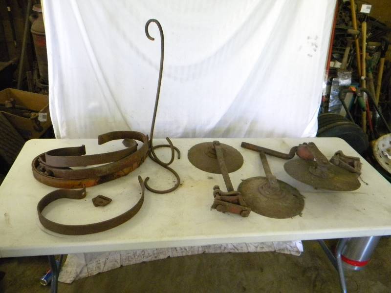 lot 293 image: Vintage Tractor Parts