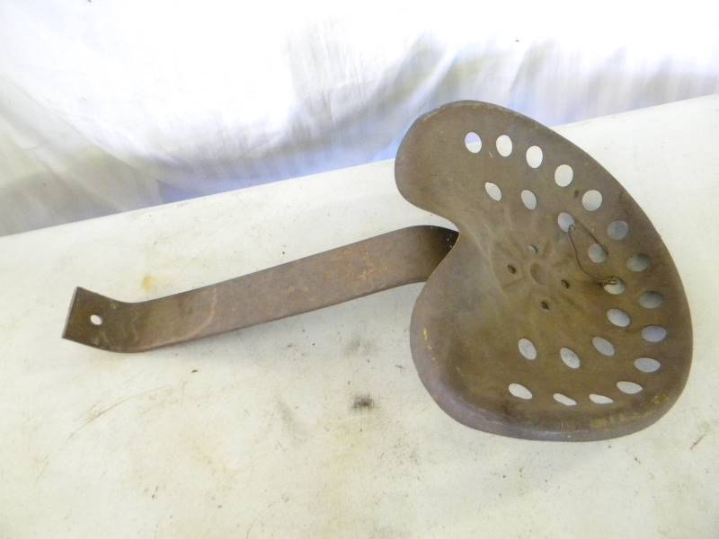 lot 295 image: Vintage Tractor Seat