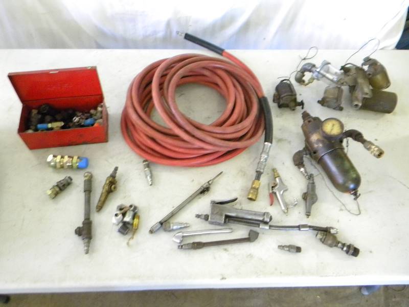 lot 320 image: Air Hose and Accessories Lot