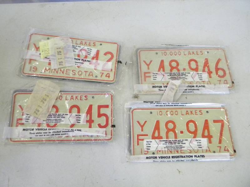 lot 325 image: Vintage License Plates Lot